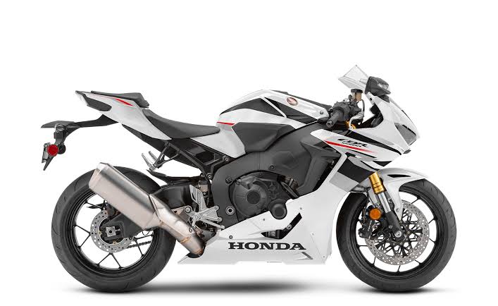 27_CBR1000RR_WHITE