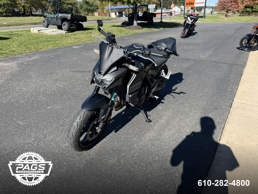 2025 HONDA CB 750 HORNET — photo 4